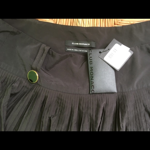 Club Monaco soft black pleated miniskirt - Picture 4 of 5